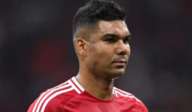 AG体育-曼联主场3球惨败利物浦 失误送两球 卡塞米罗挨批