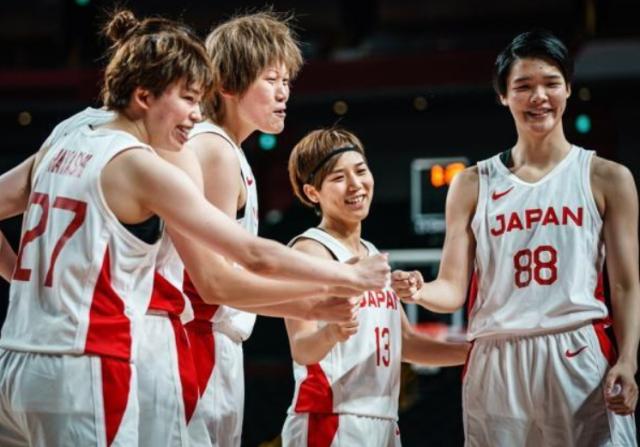 【2021国际篮坛十大新闻】雄鹿登顶 科比终入名人堂